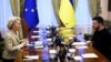 Розмови про «глухий кут» і вибори: як політична боротьба впливає на ситуацію в Україні та на її підтримку 