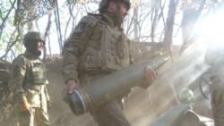 Artileriștii ucraineni apără Pokrovsk inclusiv cu arme capturate de la inamici 