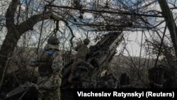 Українські військові біля Мар’їнки на Донеччині, 26 грудня 2023 року