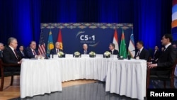 Нью-Йоркто өткөн C5+1 саммиттинен тартылган сүрөт. 