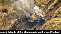 Уничтоженный в Украине российский танк, иллюстративная фотография