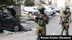 Isroil askarlari Sderot shahri ko‘chalarini qo‘riqlamoqda. 7-oktabr, 2023 