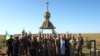 Участники мероприятия ко Дню памяти защитников Украины на горе Карачун