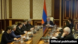 Armenia - President Serzh Sarkissian meets members of a presidential commission on constitutional reform, Yerevan, 13 March 2015.