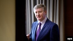 Інтереси бізнесмена у справі представляє міжнародна юридична фірма Covington & Burling LLP