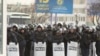 Правозащитники сообщают, что сотни местных жителей задержаны местными правоохранительными органами