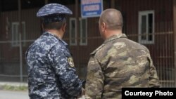 Военнослужащие Кыргызстана и Таджикистана, иллюстративное фото.