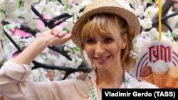 У березні 2017 року Служба безпеки України заборонила Варнаві в’їзд до України на п’ять років через її виступ в анексованому Росією Криму