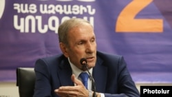 Armenia - Former President Levon Ter-Petrosian at a press conference in Yerevan, June 10, 2021.