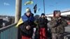 У Запоріжжі День Соборності відзначили братанням на дамбі ДніпроГЕСу (відео)