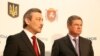 Кримський прем’єр Василь Джарти (зліва) та новопризначений глава Севастопольської міської державної адміністрації Володимир Яцуба