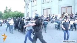 Паліцыя ўжыла сілу ў Ерэване