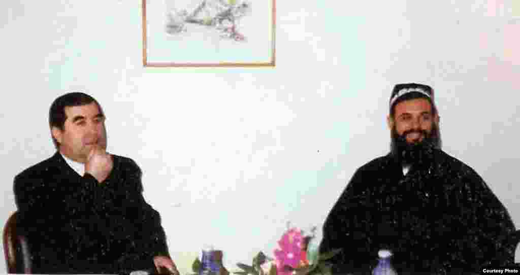 Лаҳзае аз замони музокирот барои расидан ба сулҳ миёни тоҷикон.