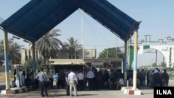 دو تن از این کارگران اخراجی در جریان اعتصاب روزهای اخیر به مدت سه روز بازداشت شده بودند.