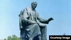 Ալեքսանդր Սպենդիարյանը արձանը Երևանում։
