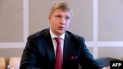 Голова правління національної енергетичної компанії «Нафтогаз» Андрій Коболєв добровільно зустрівся з федеральними слідчими в Лондоні, повідомило агентство AP