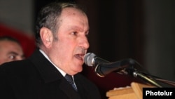 HAK leader Levon Ter-Petrosian
