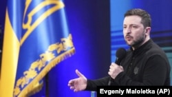 За словами президента, нині слід зосередитися на перших кроках, щоб була тиша
