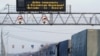 Грузовые фуры на пограничном переходе в Смоленской области на границе Беларуси и России.