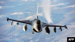 Літак F-16
