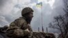 Український військовослужбовець на передовій недалеко від Авдіївки. Березень 2016 року