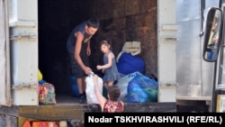 Увы, выселяют и глумятся над огорошенными от горя и беспредела беженцами их же недавние избранники