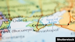 Кореспонденти проєкту Радіо Свобода Крим.Реалії повідомили, що в Криму було чути вибухи у різних районах