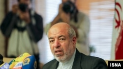 حمید چیت‌تیان،‌ وزیر نیرو.