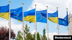 У Європейській раді додали, що учасники підсумують нинішню ситуацію на сході України та імплементацію мінських домовленостей 