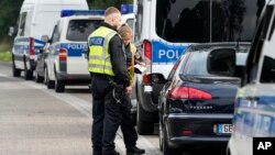عکس آرشیوی از بازرسی‌ مرزی توسط پلیس آلمان