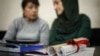 Qırımtatar faali Pakize Çauş,&nbsp;yaqında &quot;Veciye Kaşka davası&quot; boyunca keçken mahkeme oturışı aqqında aytıp berdi, anda Qırım Yuqarı mahkemesiniñ icracılarından birisi - Sergey Berezko, mahkeme binası yanına kelgen qırımtatarlar aqqında terroristler dep ayttı.