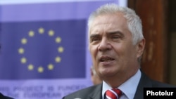 ԵՄ դեսպան Պյոտր Սվիտալսկին Երևանում ասուլիսի ժամանակ, արխիվ