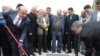 Армения – Министр энергетики Армении Армен Мовсисян (слева) и его иранский коллега Маджид Намджу участвуют в старте программы строительства армяно-иранской высоковольтной линии электропередач. 14 октября 2010 г. 