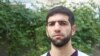 Tevqif etilgen qırımtatarğa muvaqqat tutuluv izolâtorına aqrabalarını yiberdiler (video)