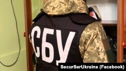 За даними слідства, сторони не укладали жодних договорів, а всі розрахунки здійснювали виключно на усних домовленостях