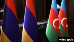 Հայաստանի ու Ադրբեջանի դրոշները
