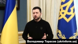 Зеленський зауважив, що в угоді немає боргу і створюється фонд – фонд відновлення, який буде «інвестувати в Україну та заробляти саме тут»