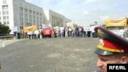 В отличие от многих прежних акций сегодняшний протест дольщиков санкционирован