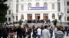 Студенты надеются, что это поможет им устроиться на постоянную работу