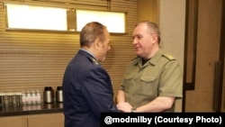 Азиз Насирзода, вазири дифои Эрон бо ҳамтои белорусиаш Виктор Хренин. 25 июн, 2025.