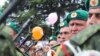 В Южной Осетии убеждены, что армию сокращают едва ли не полностью, а военных переводят в состав российских вооруженных сил. По уверениям российских экспертов, так вопрос не ставится