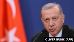  اردوغان روز چهارشنبه برای گفت‌وگو درمورد همکاری با هدف برقراری آتش بس در لیبی به تونس سفر کرد.