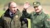 Коллаж. 14 вересня у російському Сочі пройшли переговори Лукашенка з російським президентом Володимиром Путіним, який одним із перших привітав його з перемогою на виборах 9 серпня. Однак, коли ЦВК оголосило результати виборів – розпочалися масові протести.