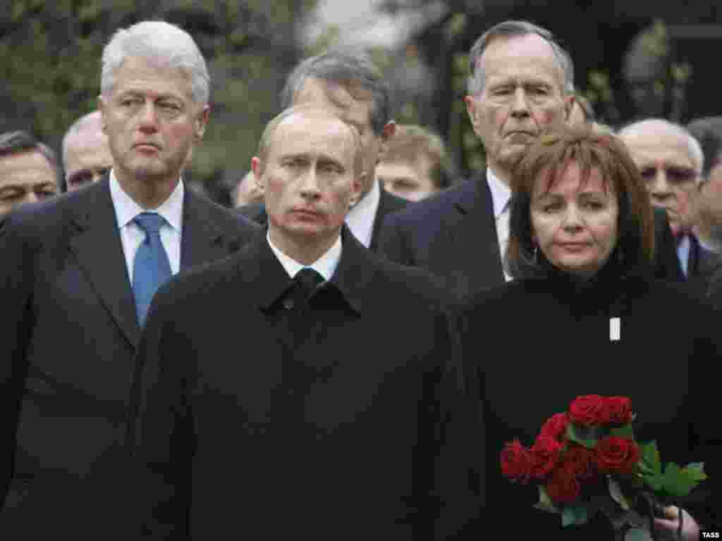 Keçmiş prezident Boris Yeltsinin dəfn mərasimi. Aprel 2007-ci il. 