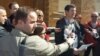 Пет новинарски и медиумски организации завчера во Собранието го доставија Предлогот на европскиот медијатор Питер Ванхауте за итна измена и дополнување на Законот за аудио и аудиовизуелни медиумски услуги